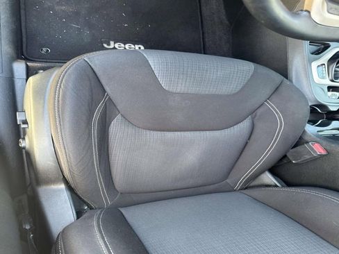 Used 2016 Jeep Cherokee Latitude w/ Safety/Convenience Group image 9