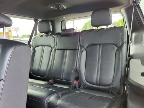 Used 2024 Jeep Wagoneer L Series II RWD image 18