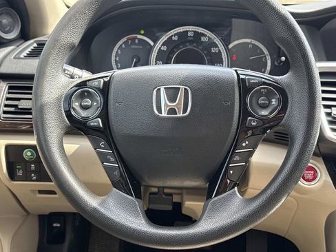 Used 2017 Honda Accord EX image 13