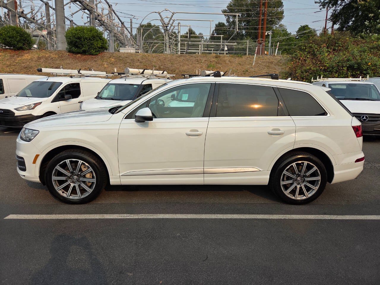 Used 2017 Audi Q7 3.0T Premium Plus AWD/4WD image 4