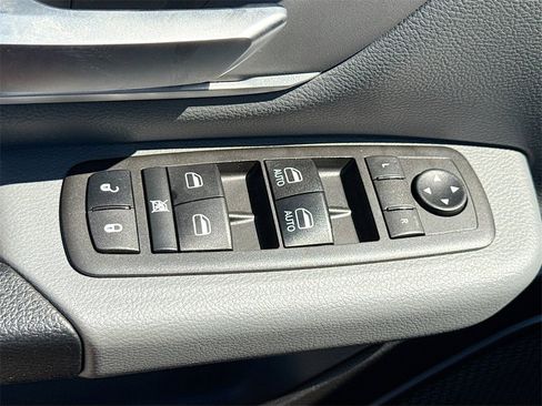 Used 2021 RAM 1500 Big Horn image 17