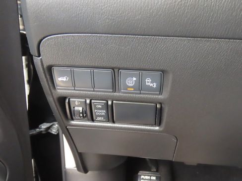 Used 2017 Nissan Armada Platinum w/ Interior Lighting Package RWD image 28