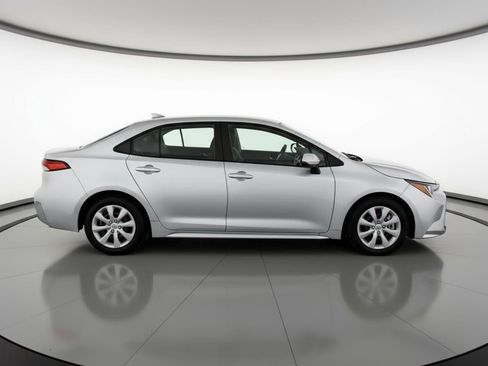 Used 2024 Toyota Corolla LE image 11