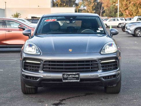 Used 2022 Porsche Cayenne Coupe image 2