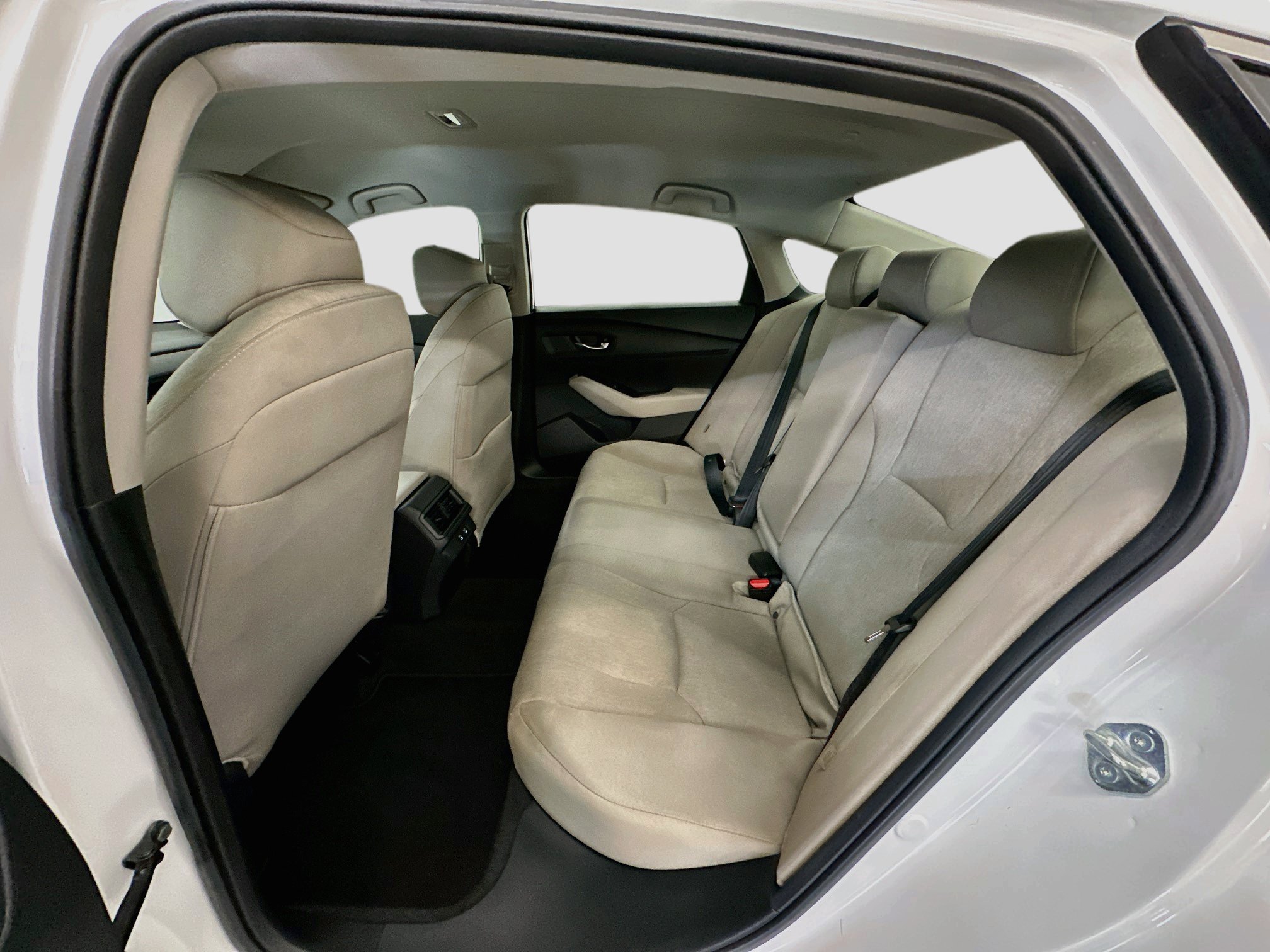 Used 2025 Honda Accord LX image 27