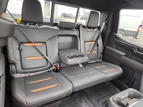 Used 2023 GMC Sierra 1500 AT4 w/ Technology Package AWD/4WD image 37