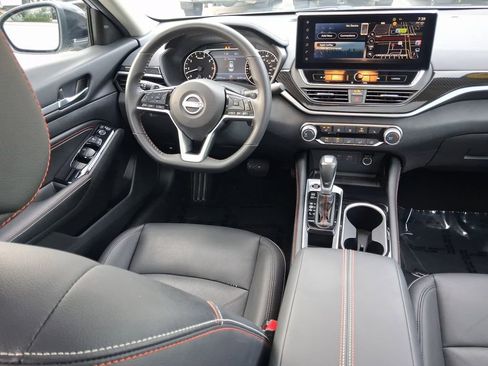 Certified 2023 Nissan Altima 2.5 SR w/ SR Premium Package FWD image 10