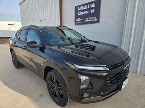 New 2026 Chevrolet Trax ACTIV w/ Driver Confidence Package FWD image 1