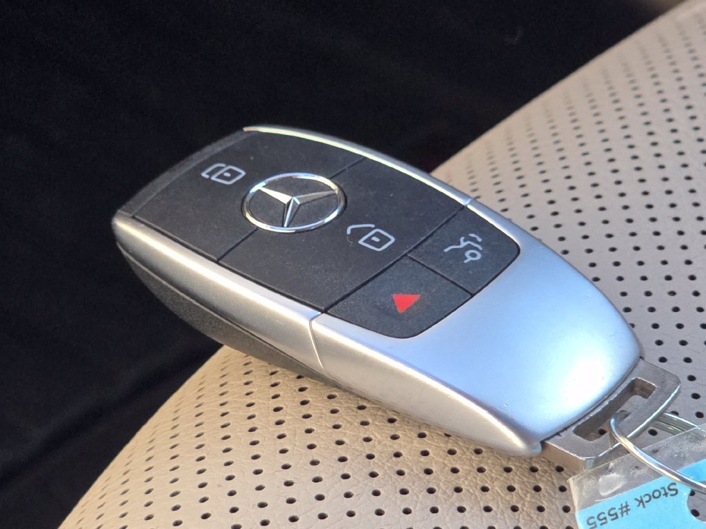 Used 2020 Mercedes-Benz GLC 300 4MATIC image 38