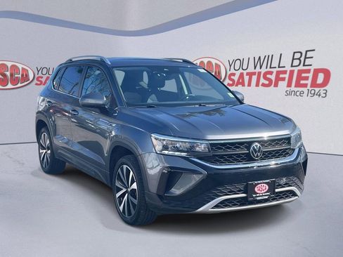 Used 2022 Volkswagen Taos SE w/ IQ.Drive SE Package image 1