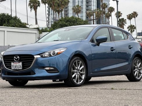 Used 2018 MAZDA MAZDA3 Touring FWD image 8
