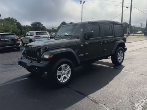 Used 2020 Jeep Wrangler Unlimited Sport S image 4