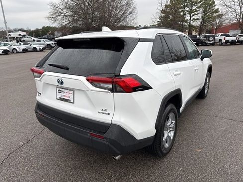 Used 2022 Toyota RAV4 LE image 5