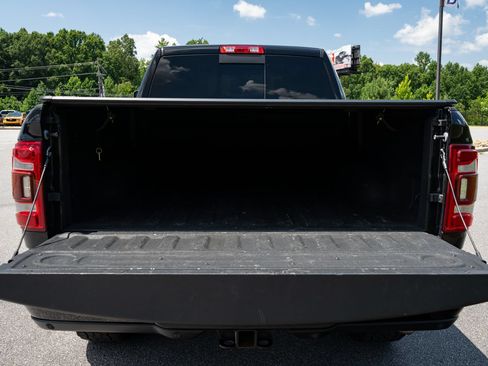 Used 2024 RAM 2500 Laramie AWD/4WD image 9