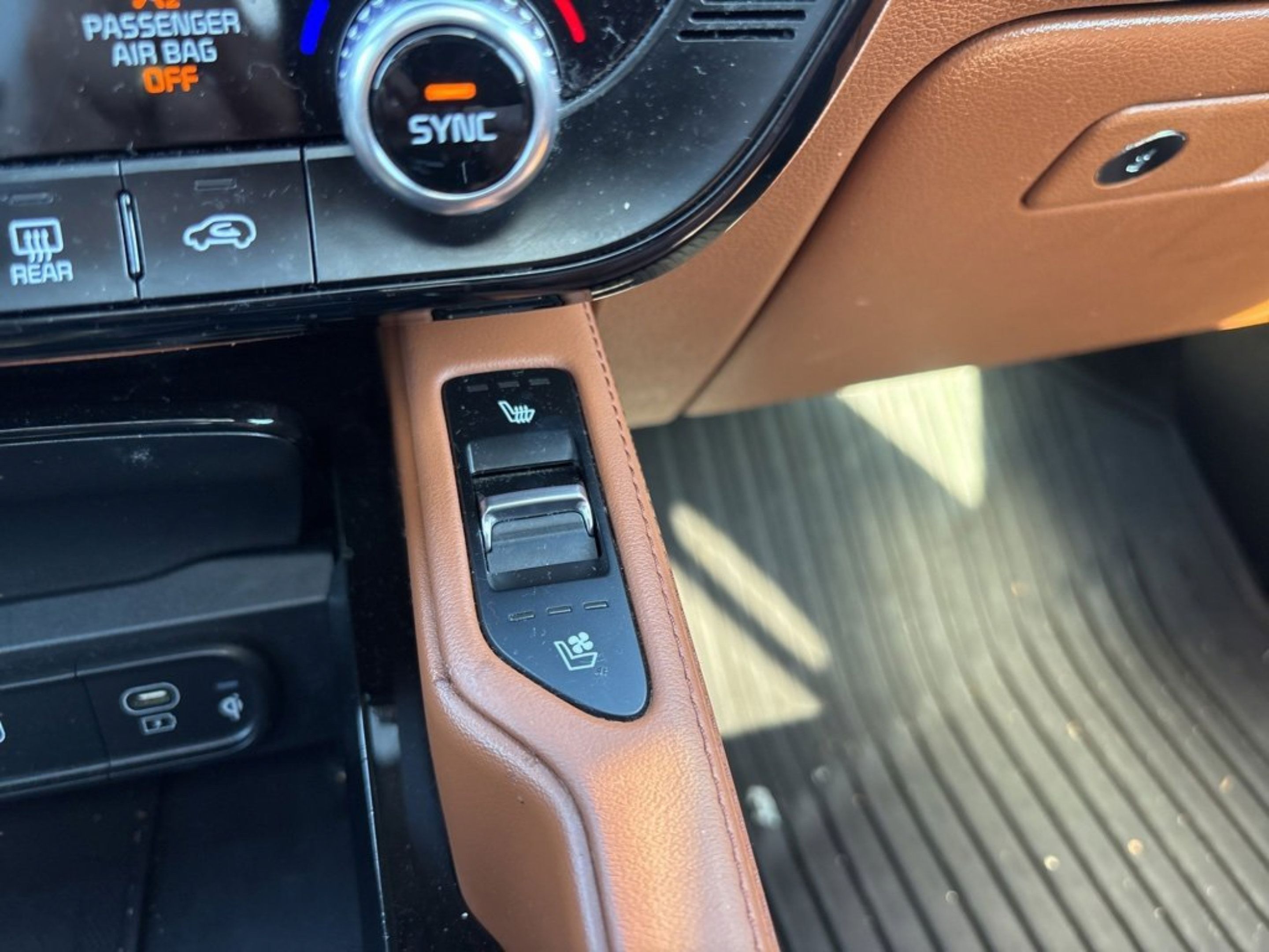 Used 2023 Kia Telluride SX Prestige X-Pro AWD/4WD image 18
