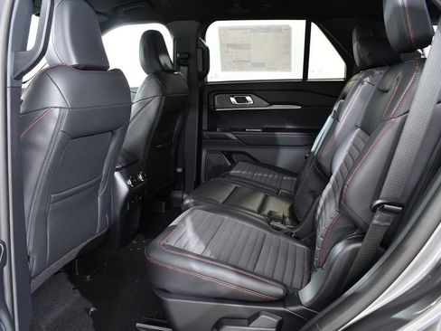 New 2026 Ford Explorer ST-Line w/ ST-Line Street Pack AWD/4WD image 16