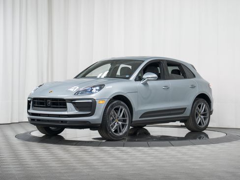 New 2026 Porsche Macan image 28