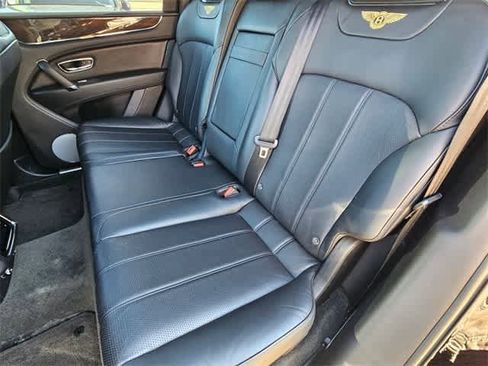 Used 2020 Bentley Bentayga Design Series image 18