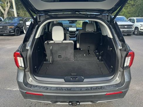 Used 2025 Ford Explorer Active w/ Active Comfort Package AWD/4WD image 9