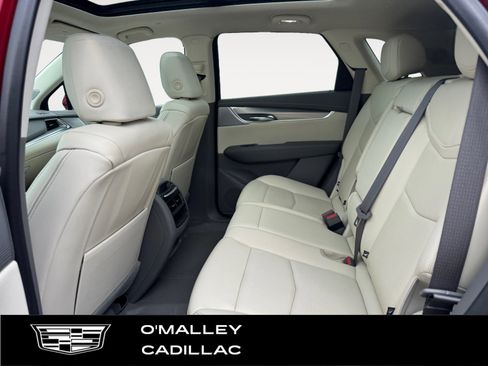 Used 2023 Cadillac XT5 Premium Luxury w/ Technology Package image 11