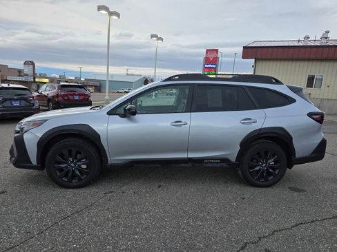 Used 2024 Subaru Outback Onyx Edition image 3