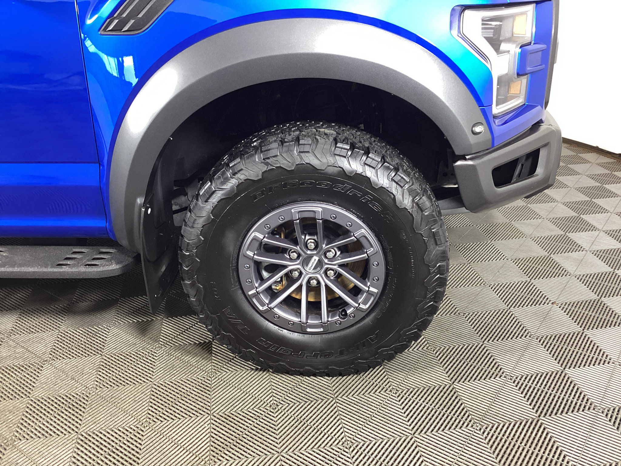 Used 2019 Ford F150 Raptor w/ Equipment Group 802A Luxury AWD/4WD image 9