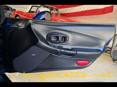 Used 2004 Chevrolet Corvette Z06 w/ Z06 Preferred Equipment Group RWD image 21