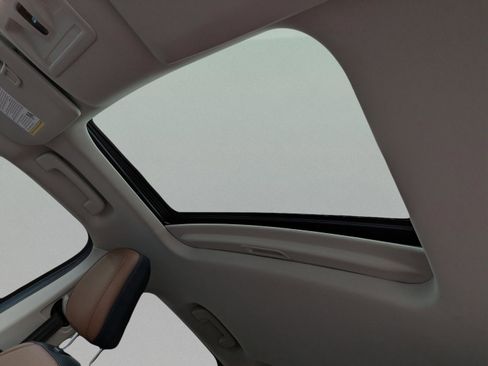 Used 2022 Ford Maverick Lariat w/ Lariat Luxury Package image 27