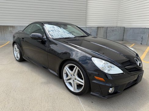 Used 2009 Mercedes-Benz SLK 300 image 8