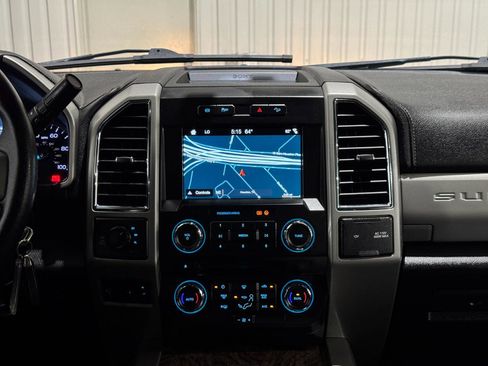 Used 2018 Ford F250 Lariat w/ FX4 Off-Road Package AWD/4WD image 29
