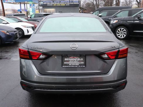 Used 2024 Nissan Altima 2.5 SV image 4