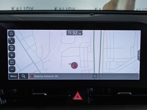 Used 2024 Kia Sportage EX image 5