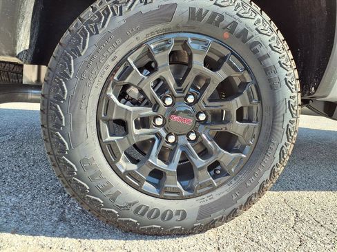 New 2026 GMC Canyon Elevation w/ Convenience Package image 24