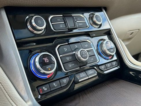 Used 2021 GMC Yukon Denali w/ Denali Premium Package image 48