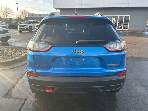 Used 2019 Jeep Cherokee Trailhawk image 3