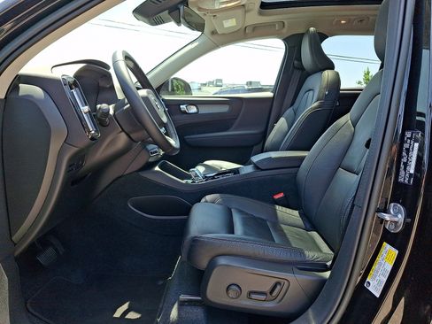 Used 2023 Volvo XC40 B5 Plus w/ Climate Package AWD/4WD image 13