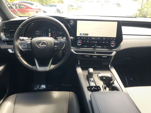 Used 2025 Lexus RX 350 Premium image 10