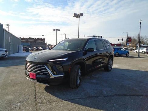 Certified 2025 Buick Enclave Preferred image 3