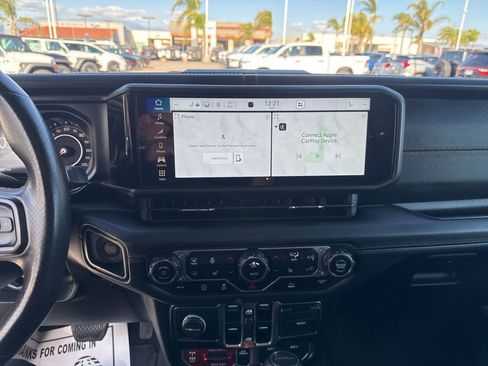 Used 2024 Jeep Gladiator Mojave w/ Convenience Group AWD/4WD image 18