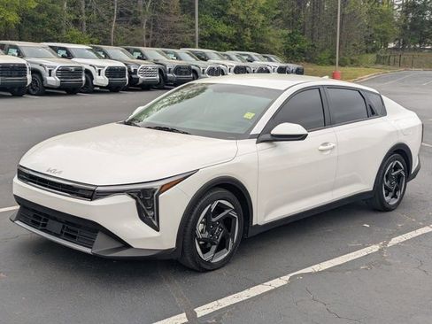 Used 2025 Kia K4 EX FWD image 3