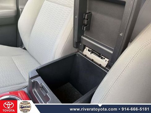 Used 2018 Toyota Tacoma SR5 AWD/4WD image 23
