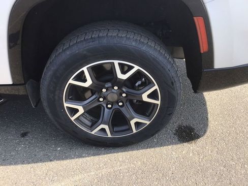 Used 2023 Jeep Wagoneer L Series III w/ Preferred Equipment Group image 10