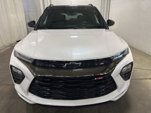 Used 2022 Chevrolet TrailBlazer RS w/ Sun and Liftgate Package image 2