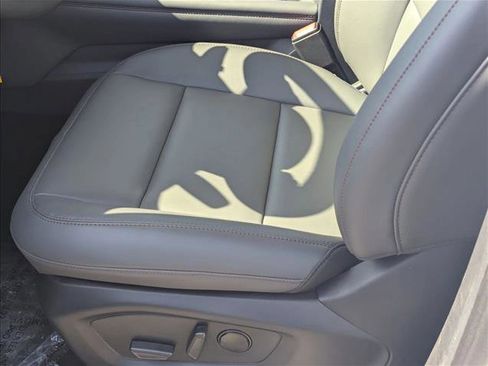 New 2026 Ford Explorer Active RWD image 4