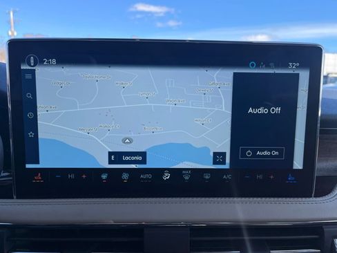 Used 2025 Lincoln Corsair Reserve image 18