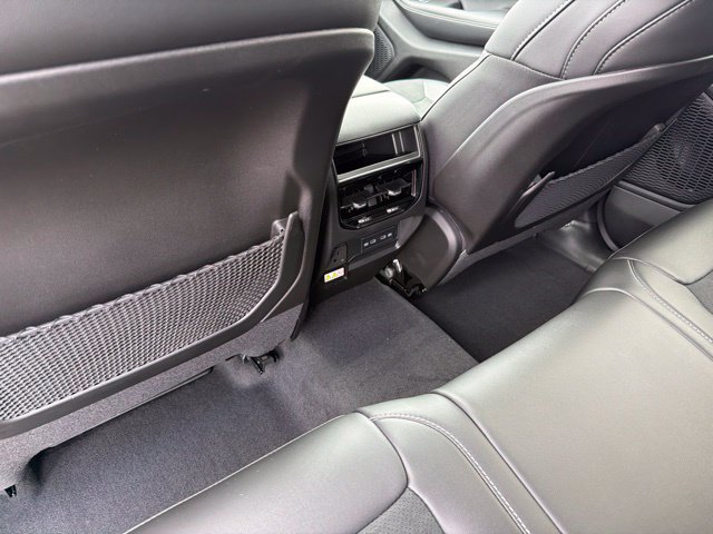 New 2026 Jeep Grand Cherokee Altitude AWD/4WD image 8