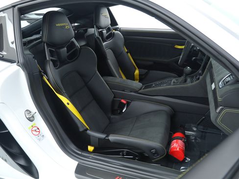 Used 2025 Porsche 718 Cayman GT4 RS RWD image 19