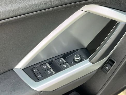 Used 2020 Audi Q3 2.0T Premium Plus w/ Premium Plus Package image 29