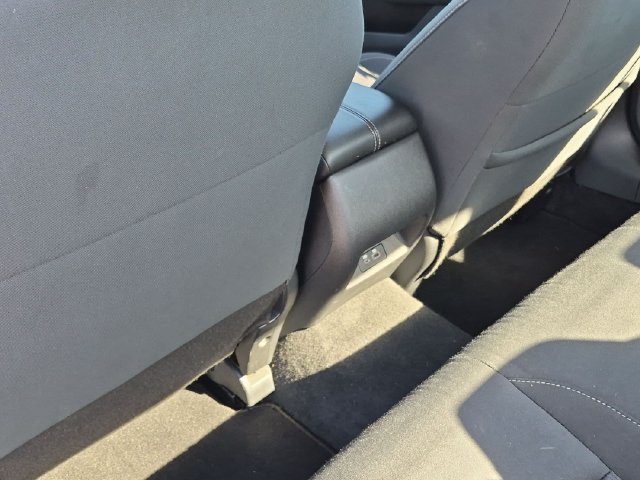 Used 2025 Nissan Altima 2.5 SV FWD image 14