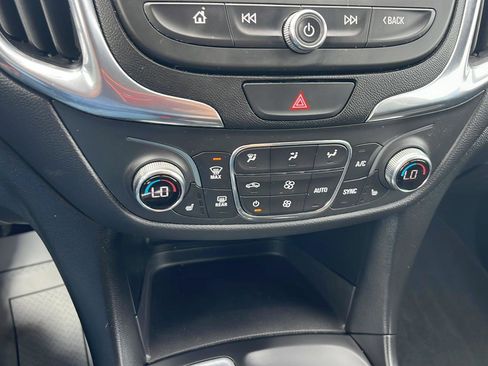Used 2021 Chevrolet Equinox LT AWD/4WD image 16